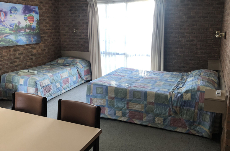 Bedroom 4, Settlement Motor Inn, Deniliquin, Deniliquin