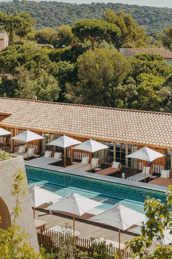 Exterior & Views 2, Lily of the Valley, Var