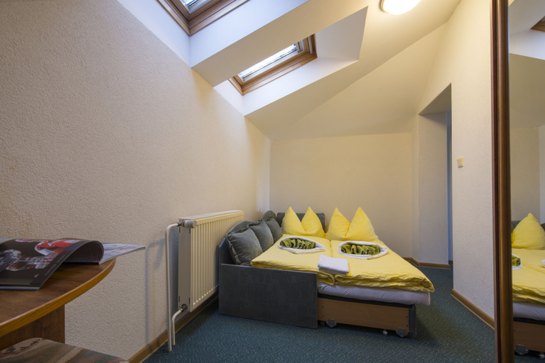 Bedroom 3, Penzion Pleso, Poprad