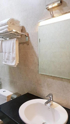 Bathroom, Nang Vang Hotel, Đà Lạt