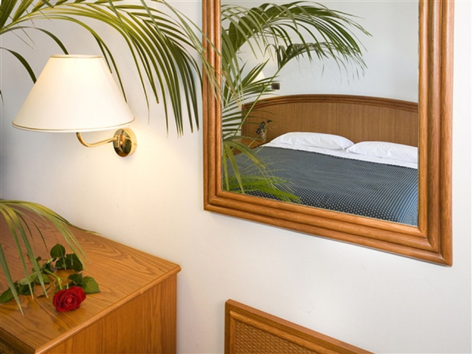 Bedroom 3, Hotel Riviera Lido, Messina