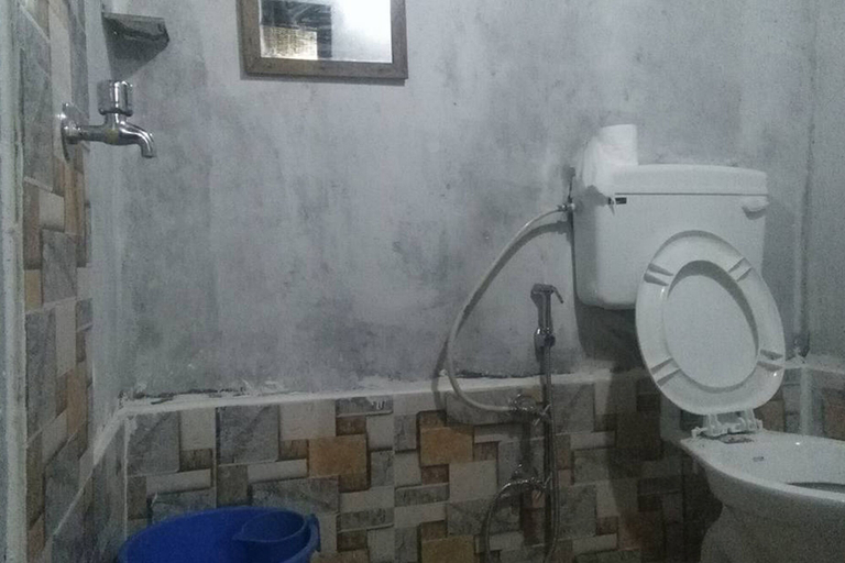 Bathroom 4, Chital Lodge, Narayani