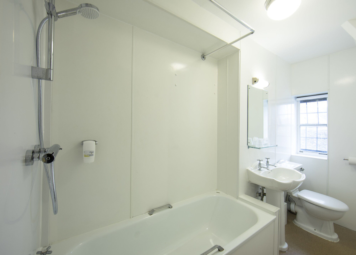Bathroom 4, Half Moon, Sherborne by Marston's Inns, Dorset