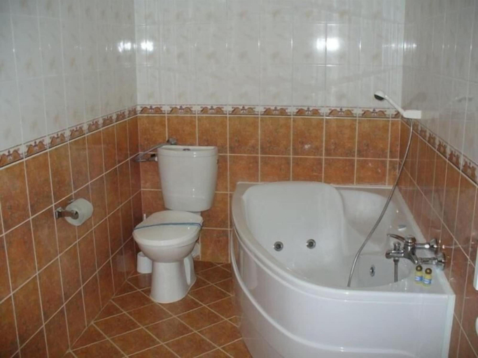 Bathroom 3, Balneo Hotel Lyulyatsi, Gabrovo