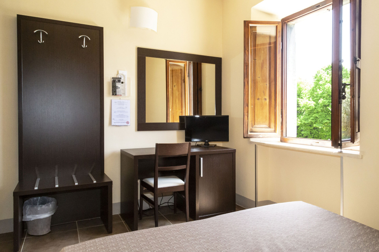 Bedroom 4, Villa Montarioso, Siena