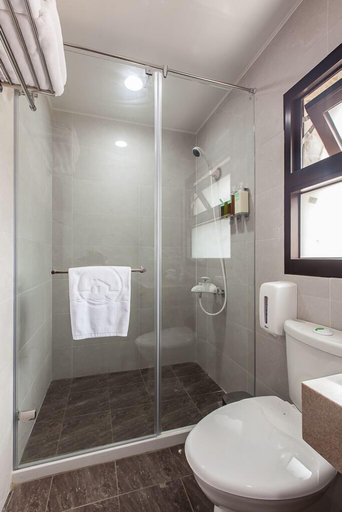 Bathroom 3, Penghu Bay Resort, Penghu
