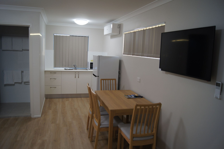 Others 5, Beachside Motor Inn, Hervey Bay - Pt A
