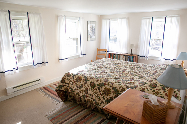 Bedroom 3, The Anderson Cottage Bed & Breakfast, Bath