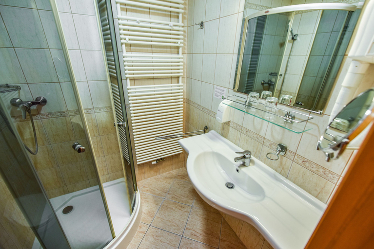 Bathroom 4, Aqua Hotel Termál, Mosonmagyaróvár