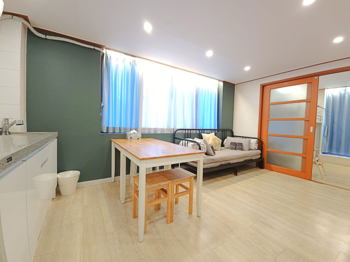 Others 5, OYO Rooftop Hostel, Jung