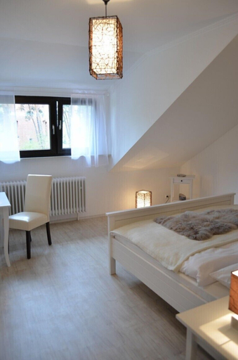 Bedroom 3, Zur Wolfschlucht, Offenbach