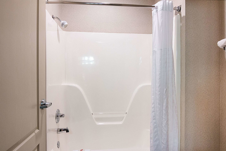 Bathroom 4, Comfort Inn Camden, Ouachita
