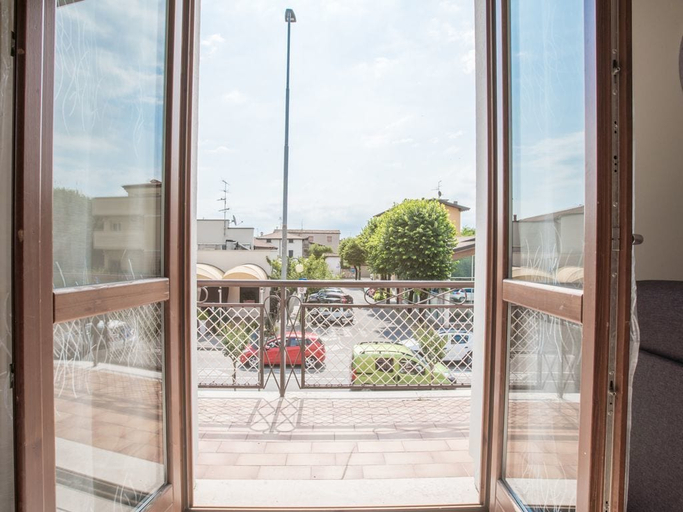Balcony, Bright Apartments Desenzano - Gramsci City Centre, Brescia