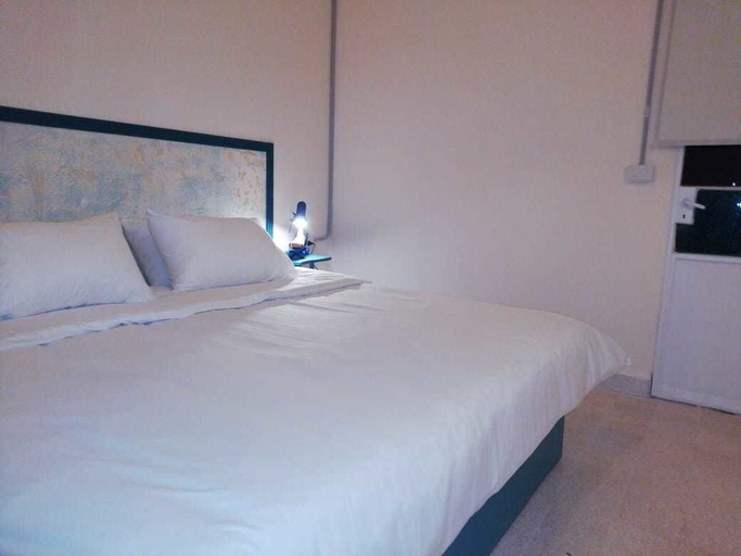 Bedroom 3, Shuruk & Ghurub, Baabda