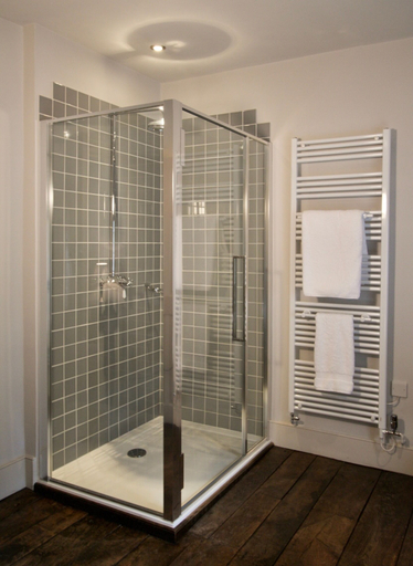 Bathroom 4, The Old Stores, Powys