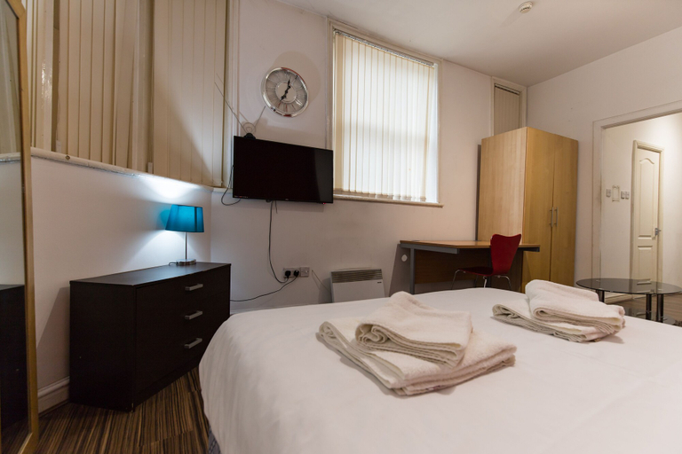 Bedroom 3, Lux Inn, Manchester