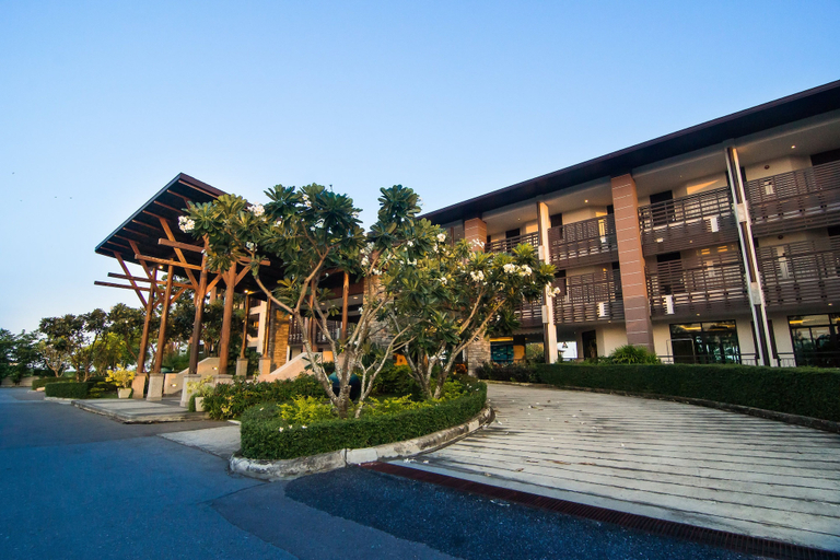 Exterior & Views 2, i Tara Resort & Spa, Ban Laem