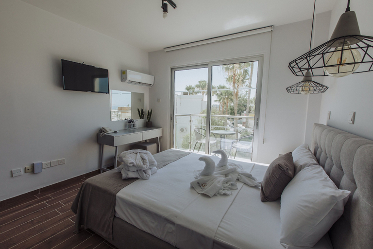 Bedroom 3, River View Boutique