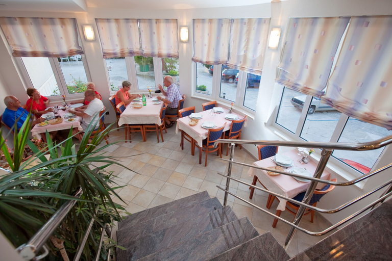 Food & Drinks 3, Villa Vinka, Tučepi