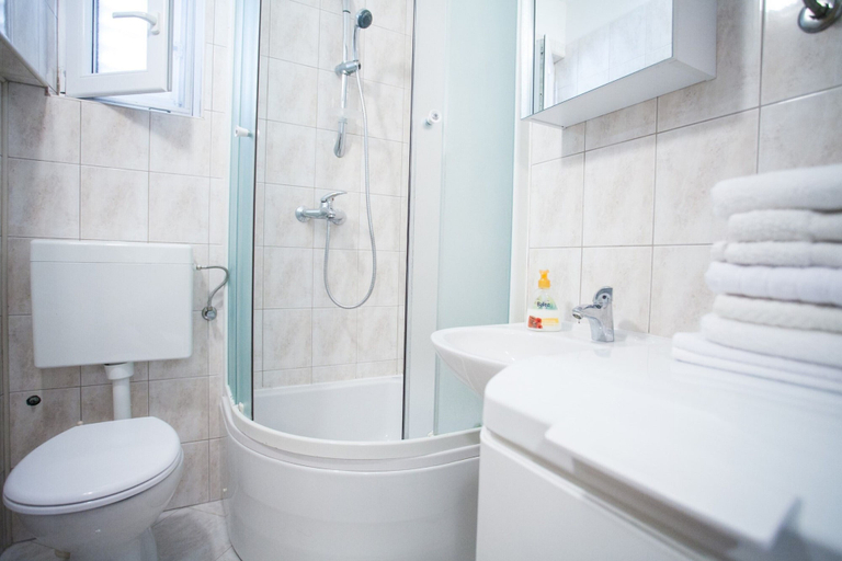Bathroom 5, House next to the river Miro, Split