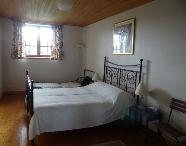 Bedroom 2, Les Tisserands, Calvados