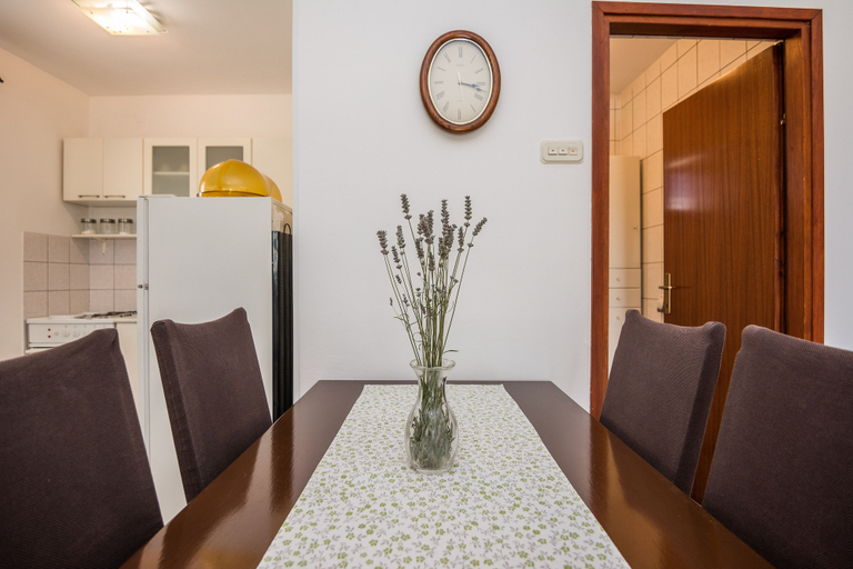 Others 4, Apartment Susa, Vir