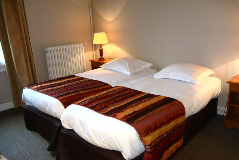 Bedroom 3, Hostellerie du Pavillon St Hubert, Oise