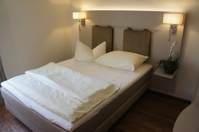 Bedroom 3, Stadthotel Engel, Karlsruhe