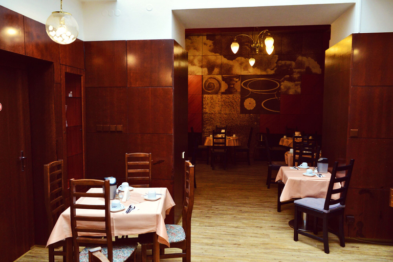 Food & Drinks 4, Hotel Meran, Praha 1