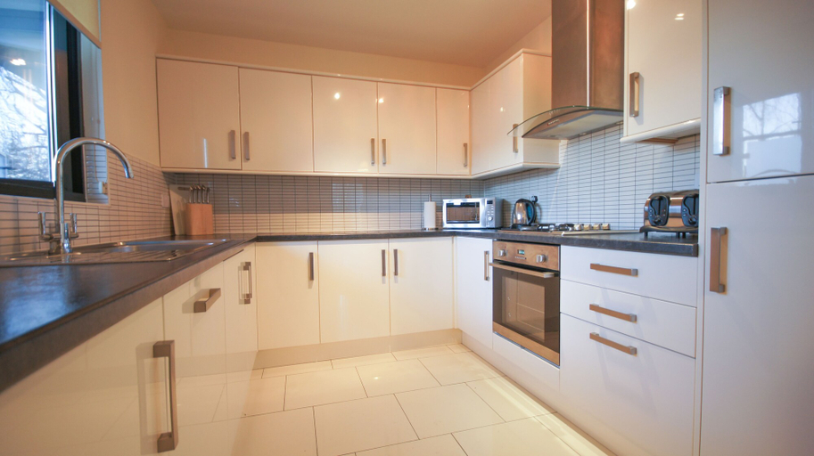 Others 5, Crompton Court, London