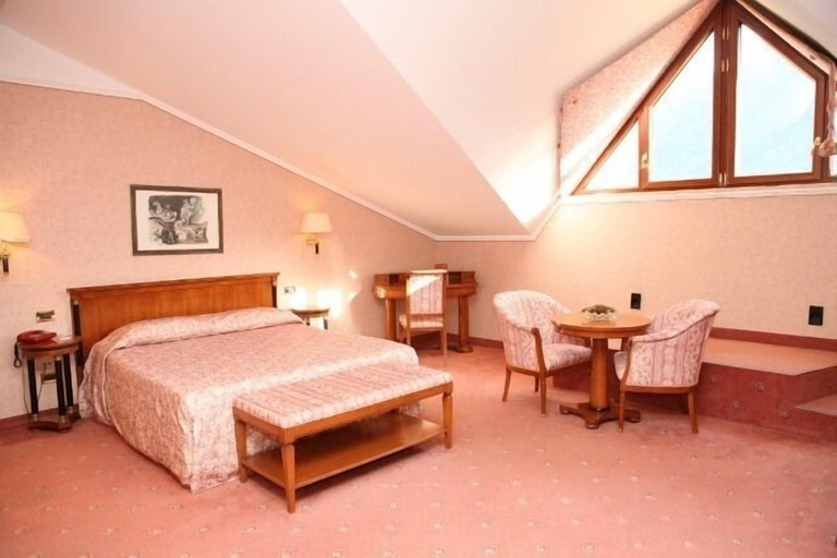 Bedroom 3, Hotel Serino, Avellino