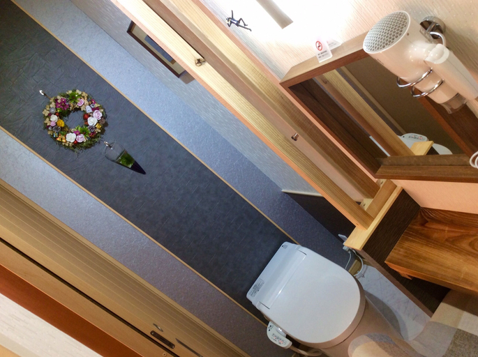 Bathroom 5, Koke Musu inn, Lake Biwa