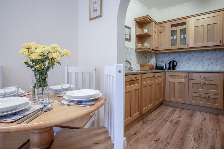 Others 5, Arcadia - 1 Bedroom Apartment - Tenby, Pembrokeshire