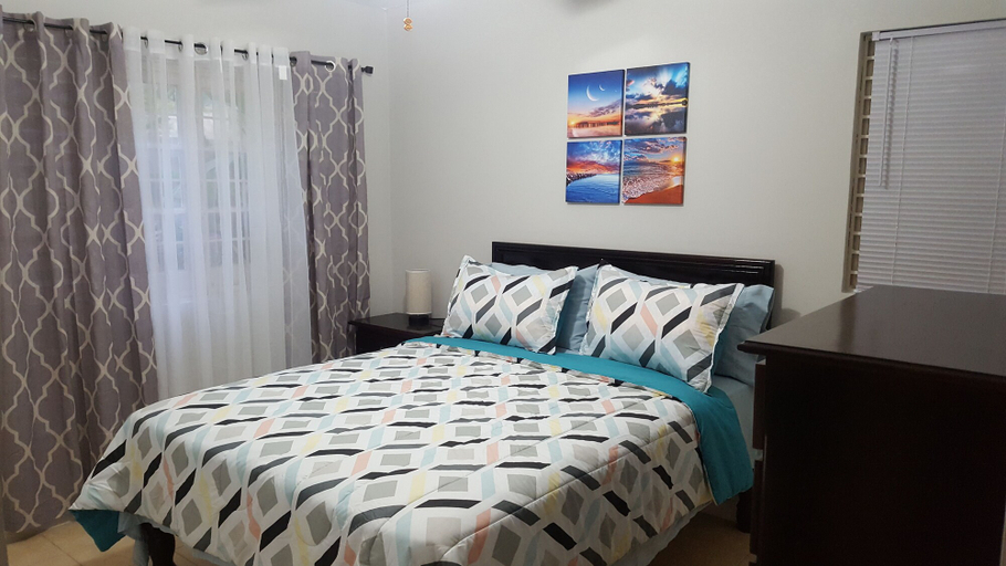 Bedroom 3, Beautiful Tallyman