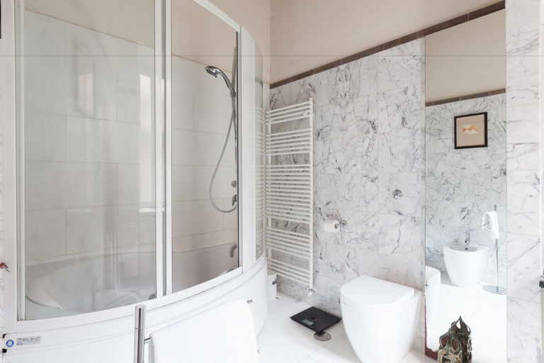 Bathroom 5, Habitat's Campo di Fiori Apartments, Roma