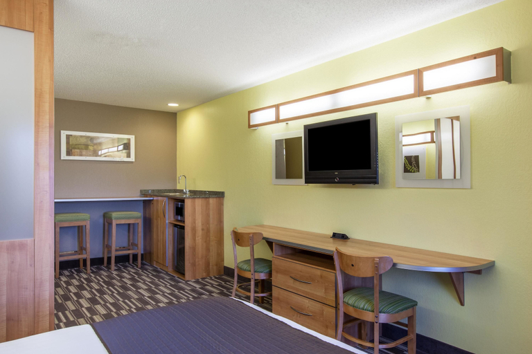Bedroom 4, Microtel Inn & Suites by Wyndham Johnstown, Fulton