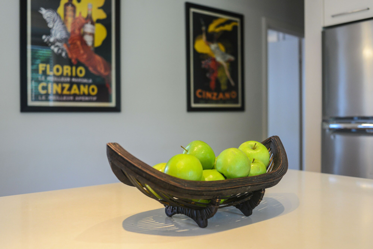 Food & Drinks 5, BOUTIQUE STAYS - Sandyside 1, Melbourne