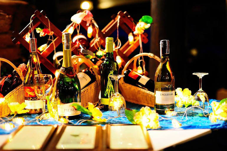 Food & Drinks
