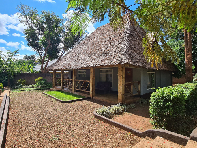 Exterior & Views 2, Honey Badger Lodge, Moshi Rural