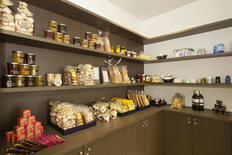 Food & Drinks 5, Residhome Paris Issy-les-Moulineaux, Hauts-de-Seine