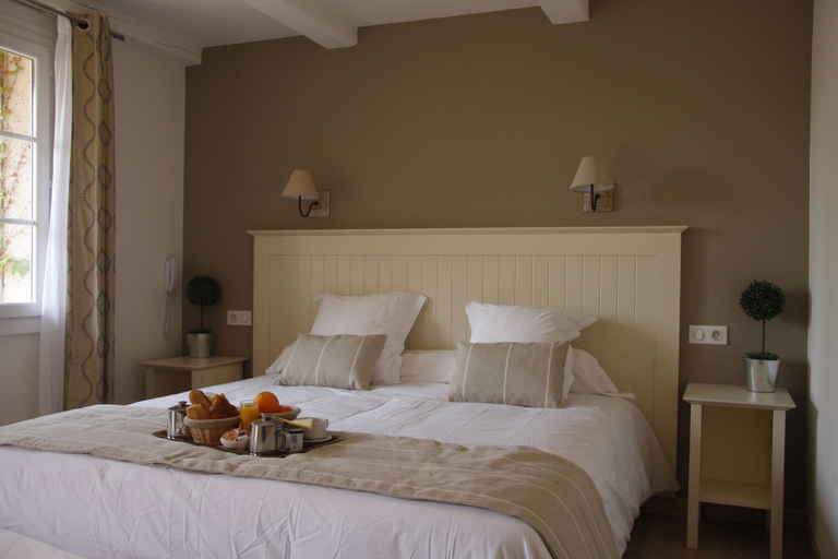 Bedroom 4, Hotel Le Concorde, Bouches-du-Rhône