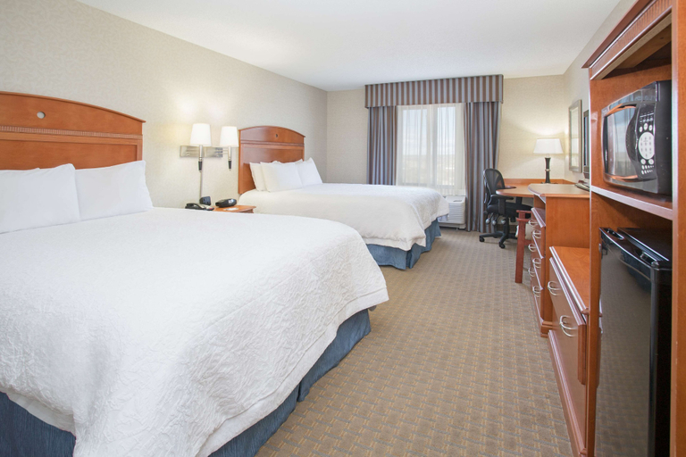 Bedroom 3, Hampton Inn Santa Rosa, Guadalupe