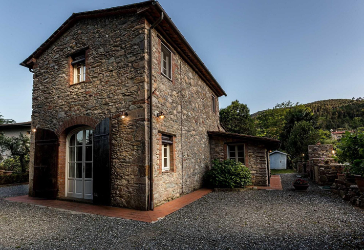 Exterior & Views 2, Villa Coccinelle in Pieve di Compito, Lucca