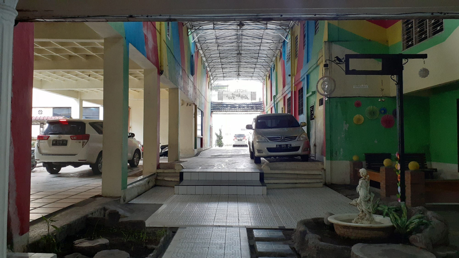 Others, Hotel Angkasa Raya, Dairi