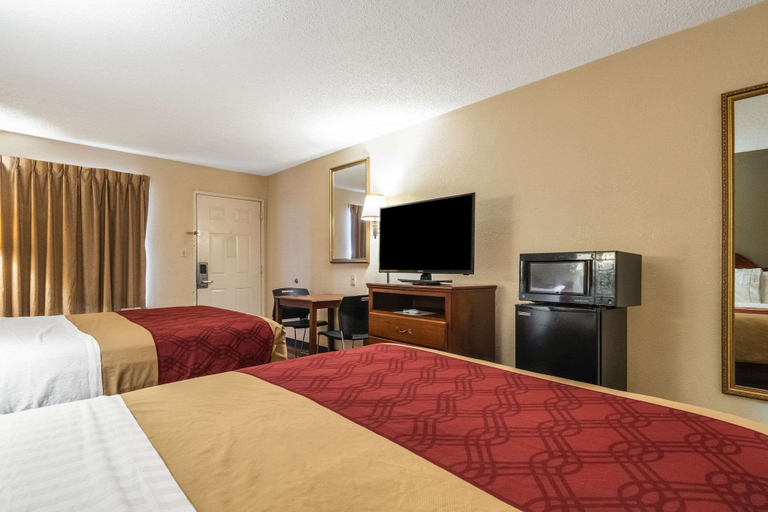 Bedroom 4, Econo Lodge Hillsboro I-35, Hill