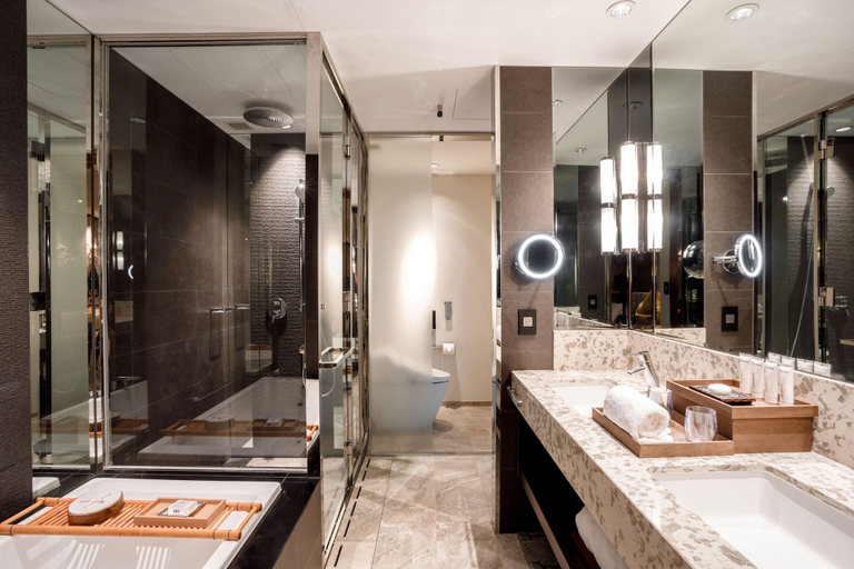 Bathroom 5, The Tsubaki Tower, Tumon