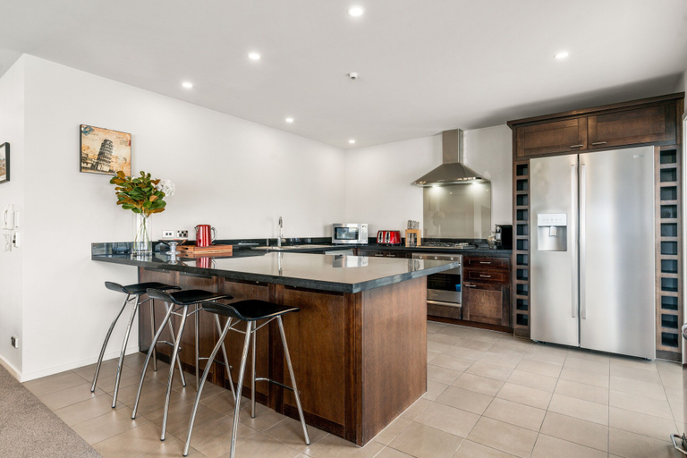 Others 4, LAKEFRONT PENTHOUSE APARTMENT WITH 270-DEGREE VIEW, Queenstown-Lakes