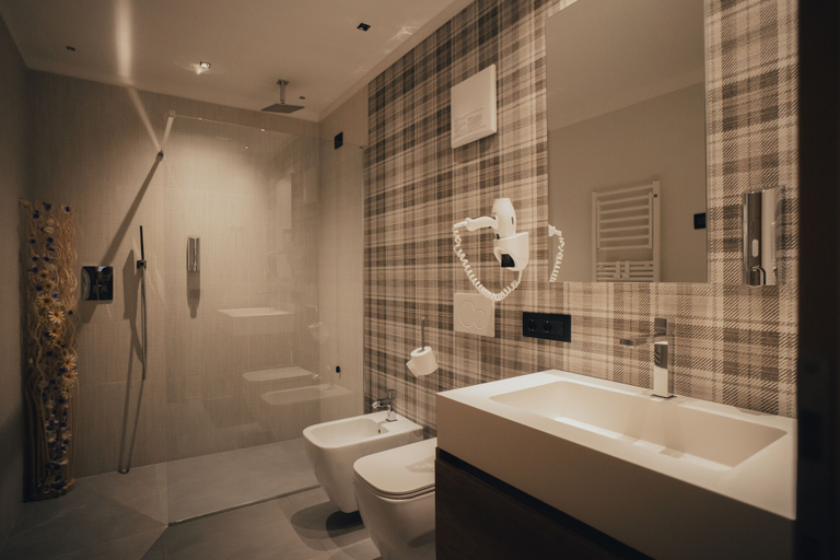 Bathroom 4, Hotel Bezzi, Brescia