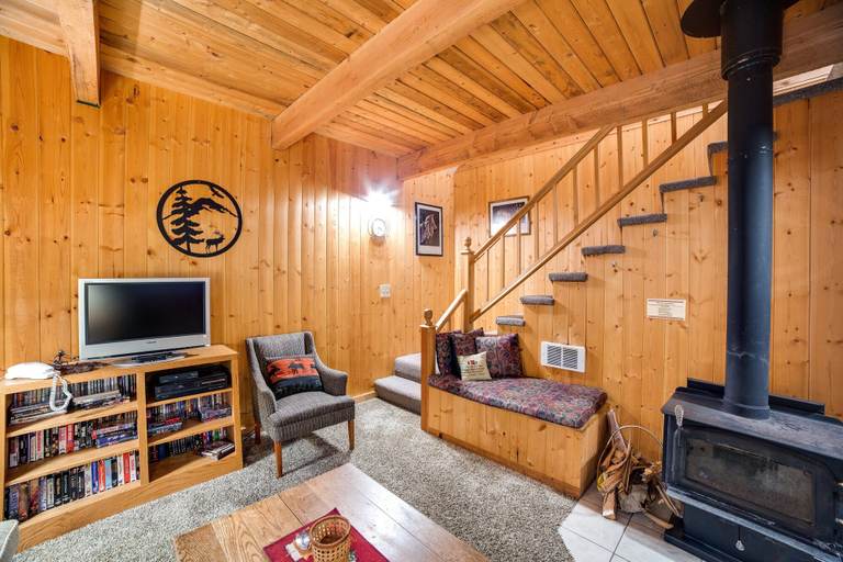 Others 5, 32MBR - BBQ - Pets Ok - Wood Stove - Sleeps 7, Whatcom