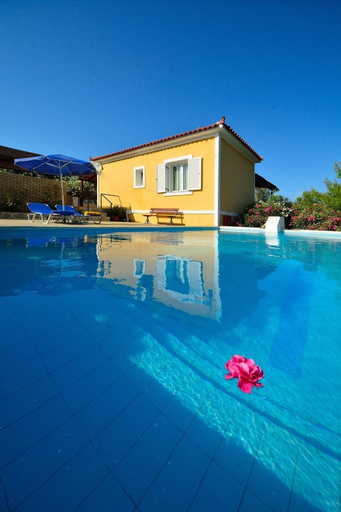Terrace/patio 5, Mouzakis Villas, North Aegean